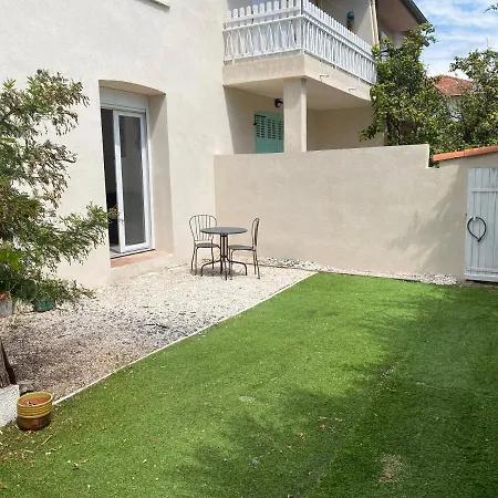 Apartment Rez De Jardin Cote Mer Frejus